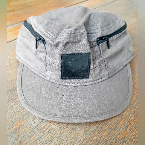 Ecko Unlimited Other - 🦏 Ecko Unlimited Cap, Side Zip Pockets, Preowned